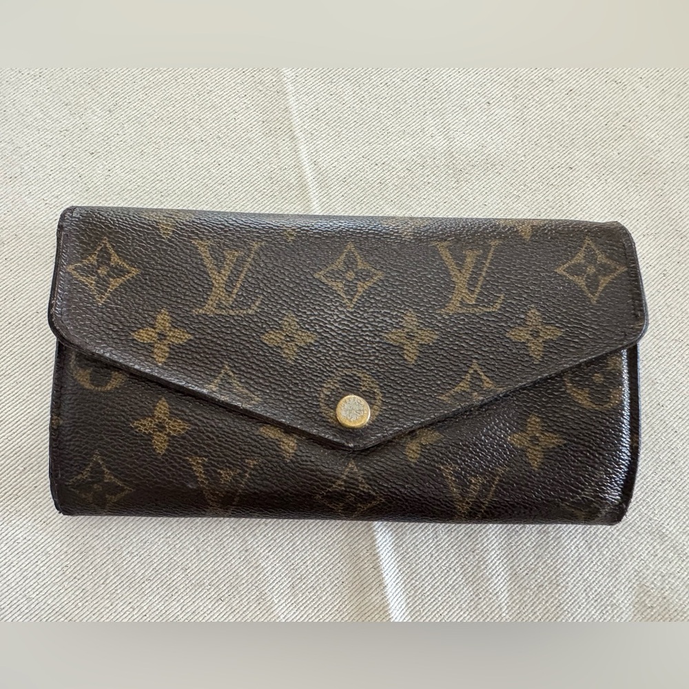 Louis Vuitton Monogram Sarah Wallet